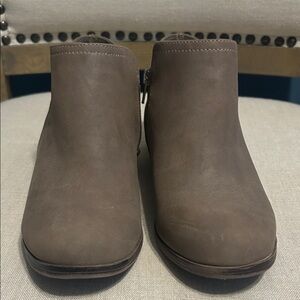Girls Brown Ankle Booties, Size 4